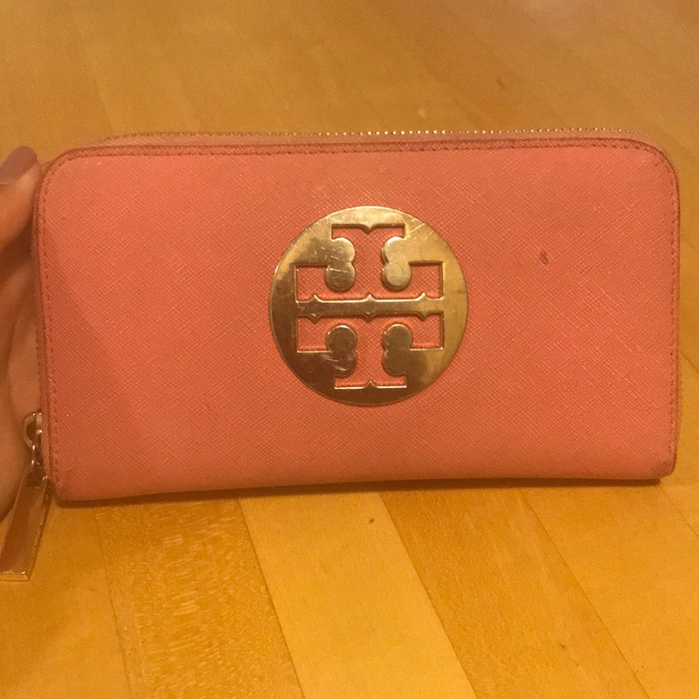 Pink Tory Burch wallet